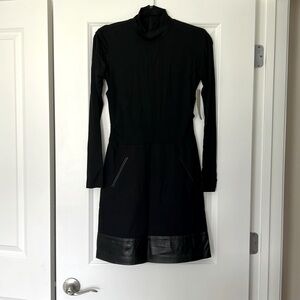 *NWT* Nicole Miller Artelier Dress - Size M